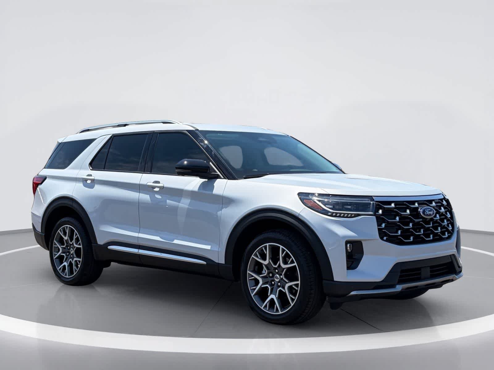 Used 2025 Ford Explorer Platinum w/ Ultimate Package AWD/4WD image 8