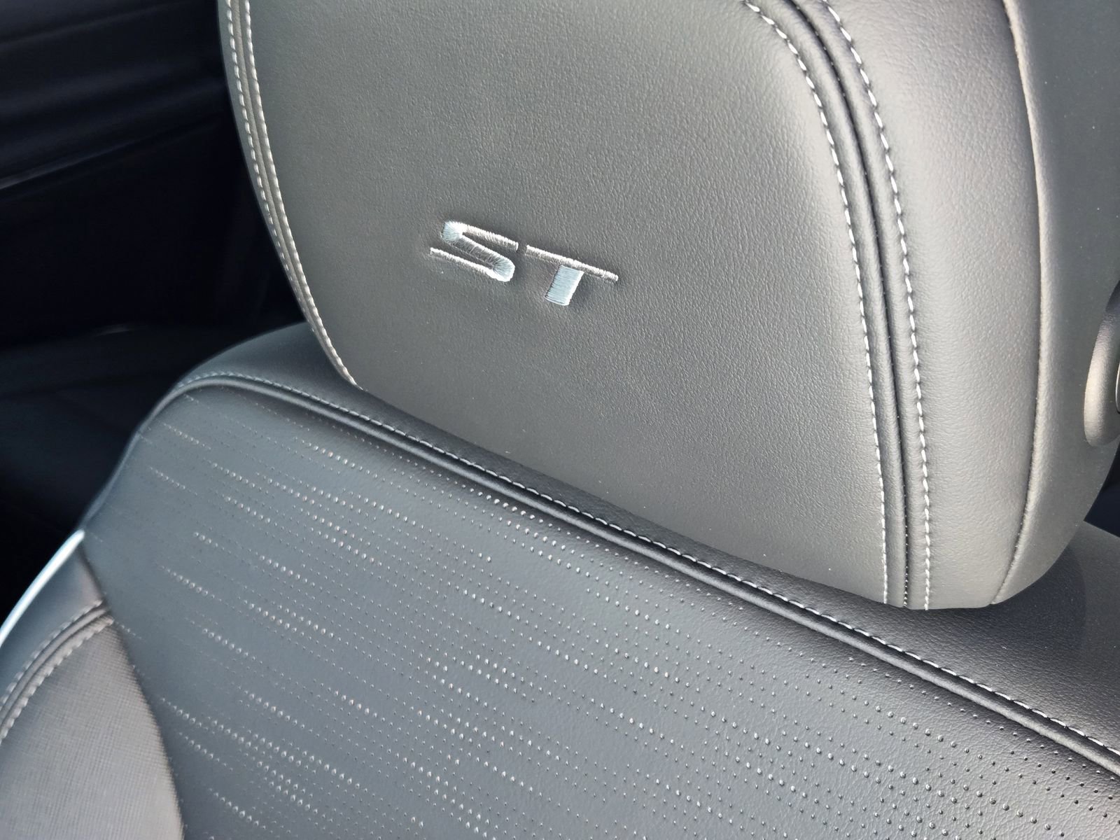 New 2026 Buick Enclave Sport Touring w/ Power Package image 18