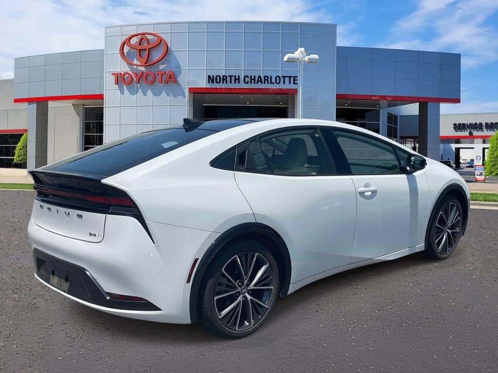 Used 2023 Toyota Prius FWD image 8