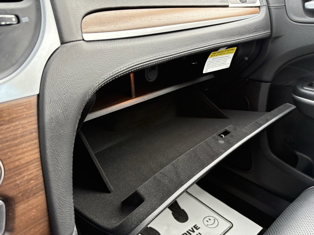 Used 2019 Chrysler 300 C w/ Sun, Sound & Nav Package image 44