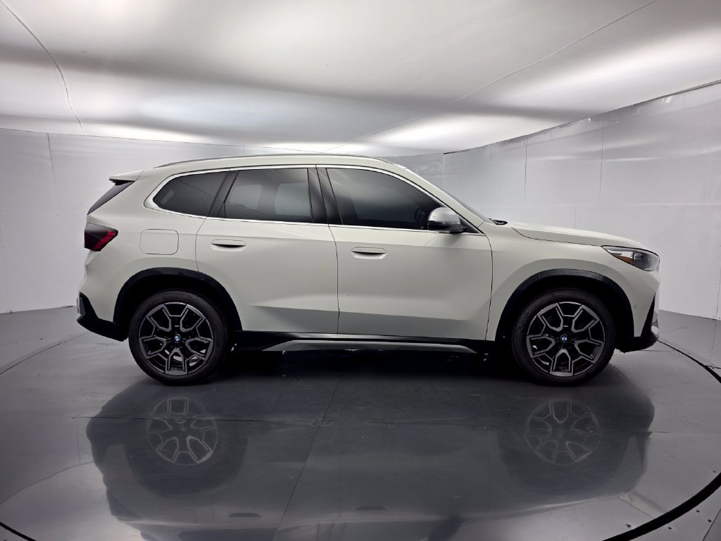 Used 2024 BMW X1 xDrive28i w/ Convenience Package AWD/4WD image 3