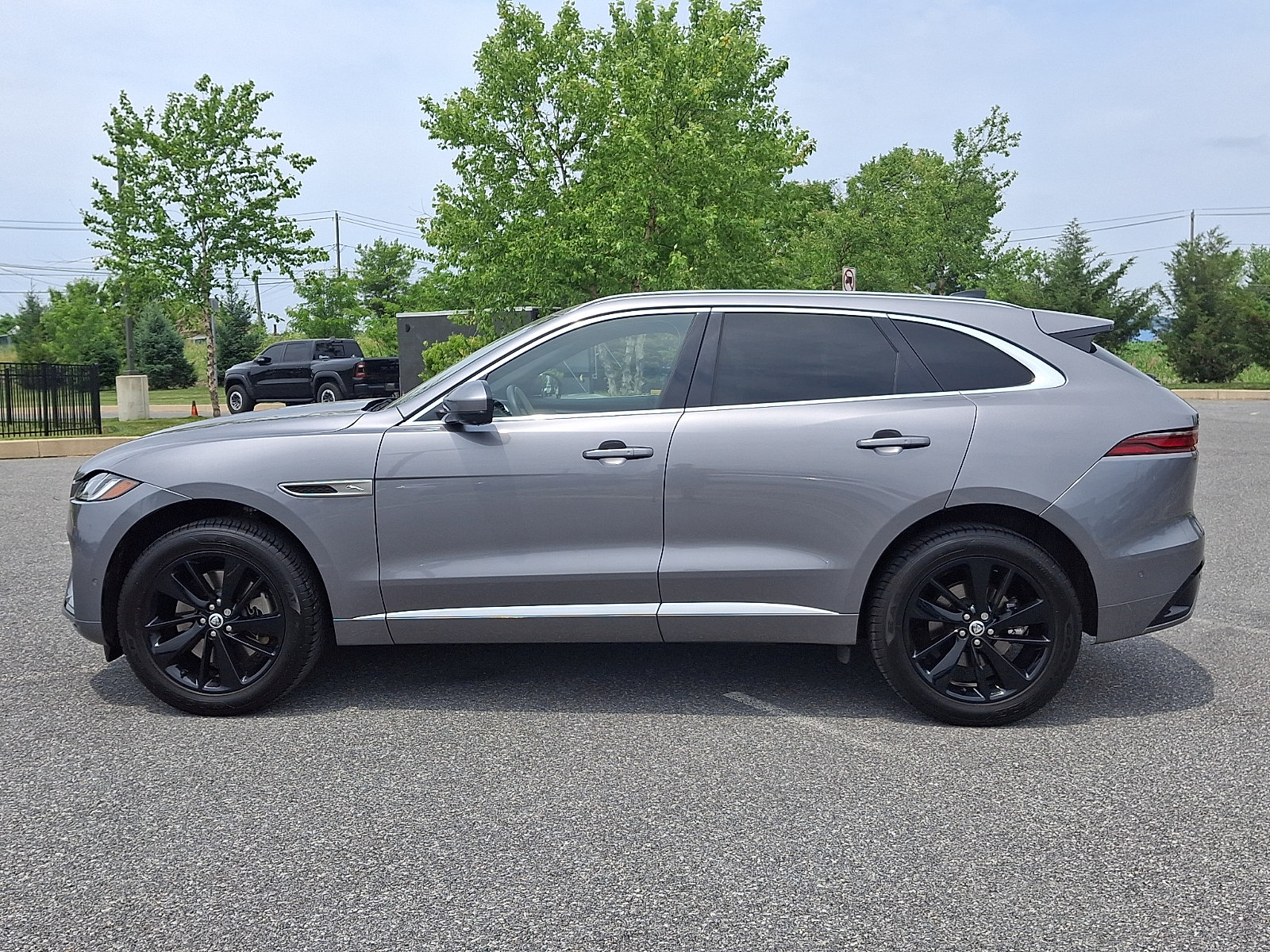 Used 2026 Jaguar F-PACE R-Dynamic S AWD/4WD image 7