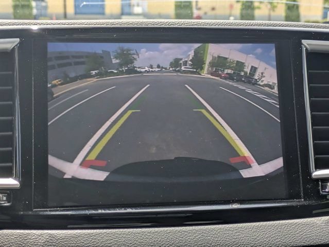 Used 2023 Chrysler Pacifica Touring-L FWD image 22