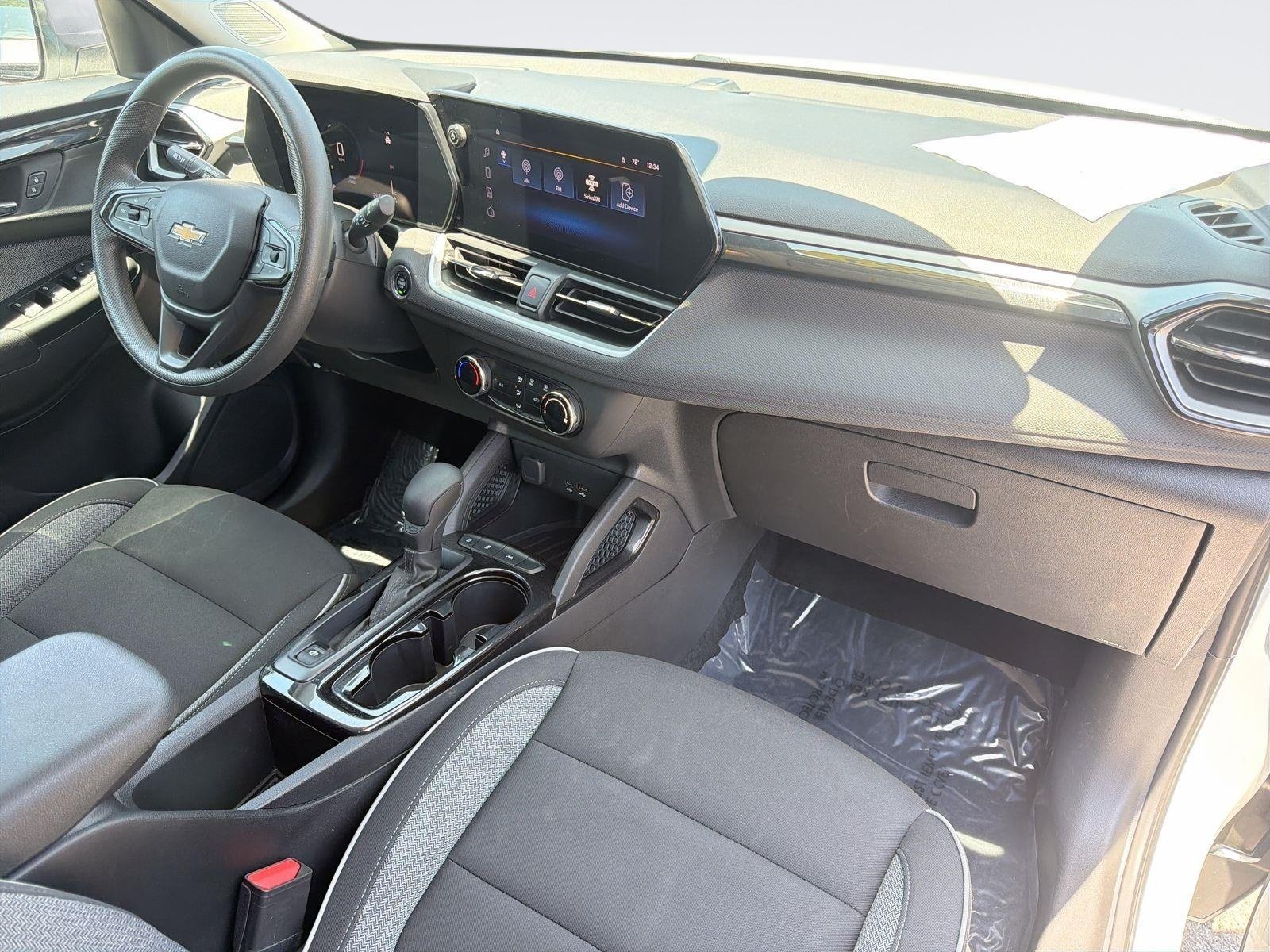 Used 2025 Chevrolet TrailBlazer LS FWD image 30