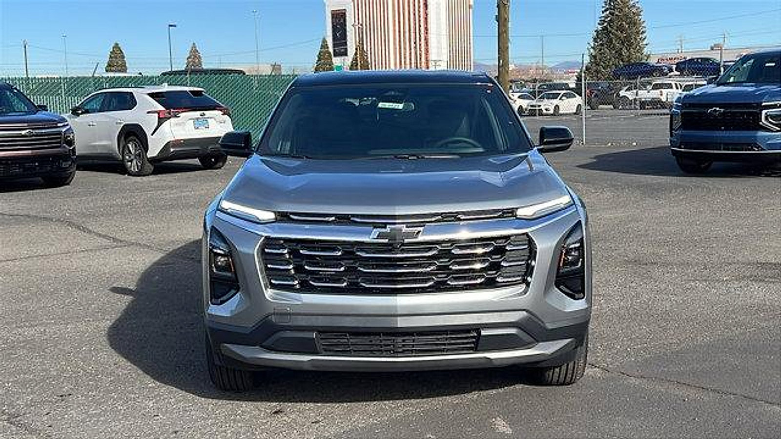 New 2026 Chevrolet Equinox LT w/ Convenience Package II image 2