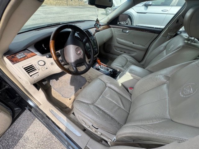 Used 2011 Cadillac DTS Premium FWD image 13