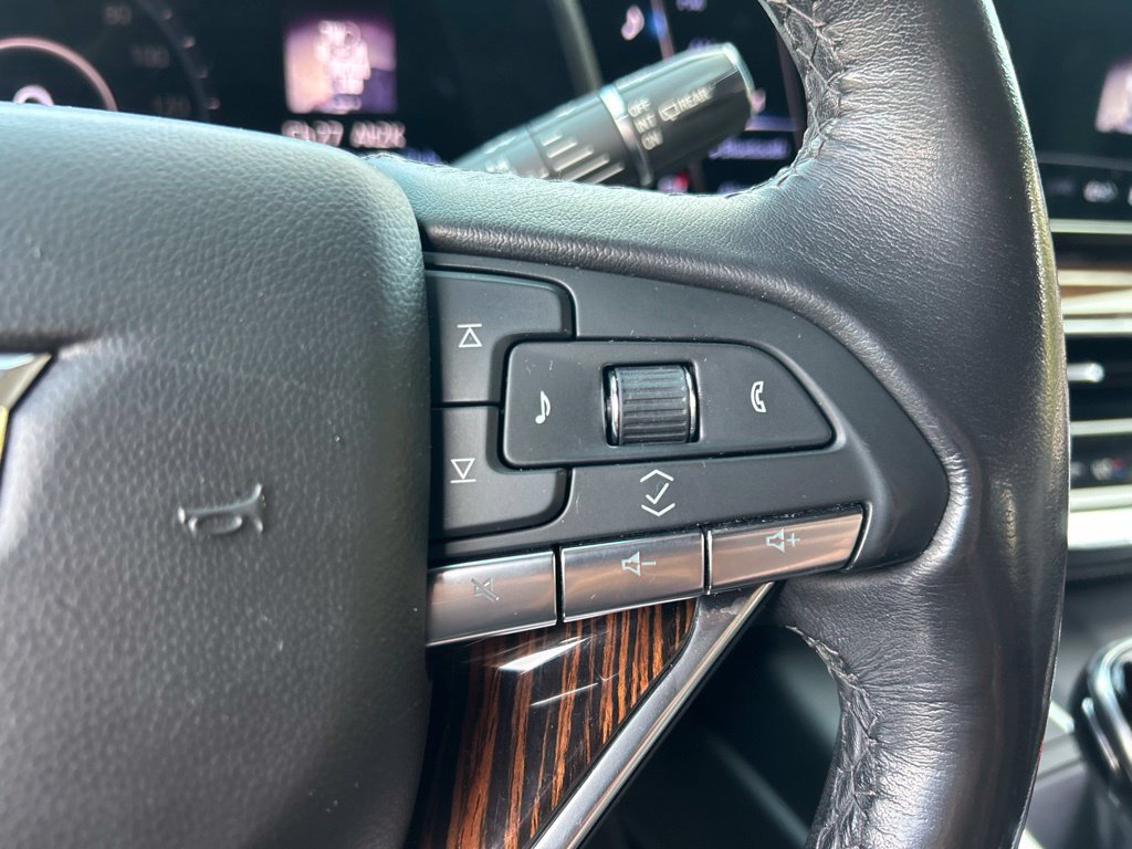 Used 2021 Cadillac Escalade ESV Premium Luxury w/ LPO, Radiant Package AWD/4WD image 27