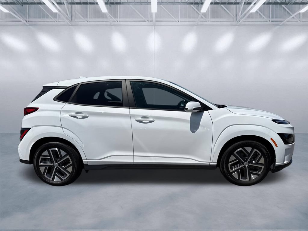Used 2023 Hyundai Kona SEL FWD image 3