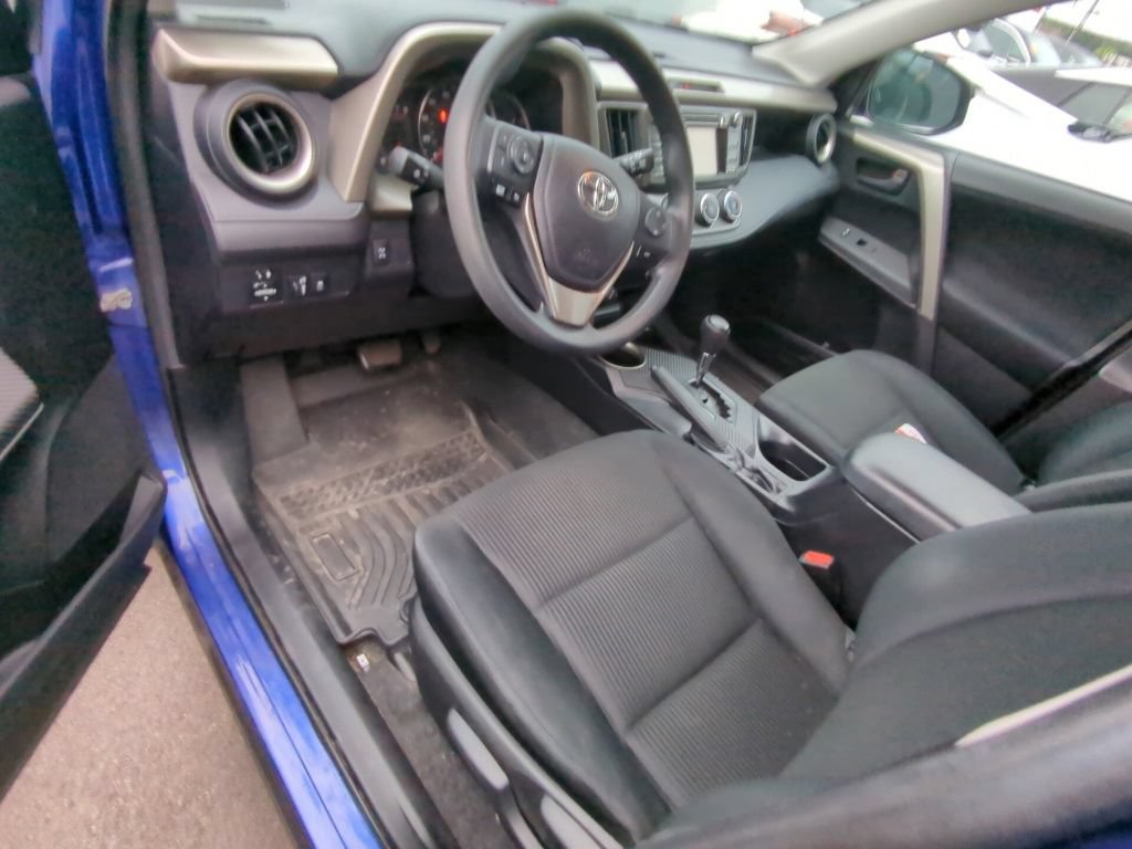 Used 2015 Toyota RAV4 LE AWD/4WD image 7