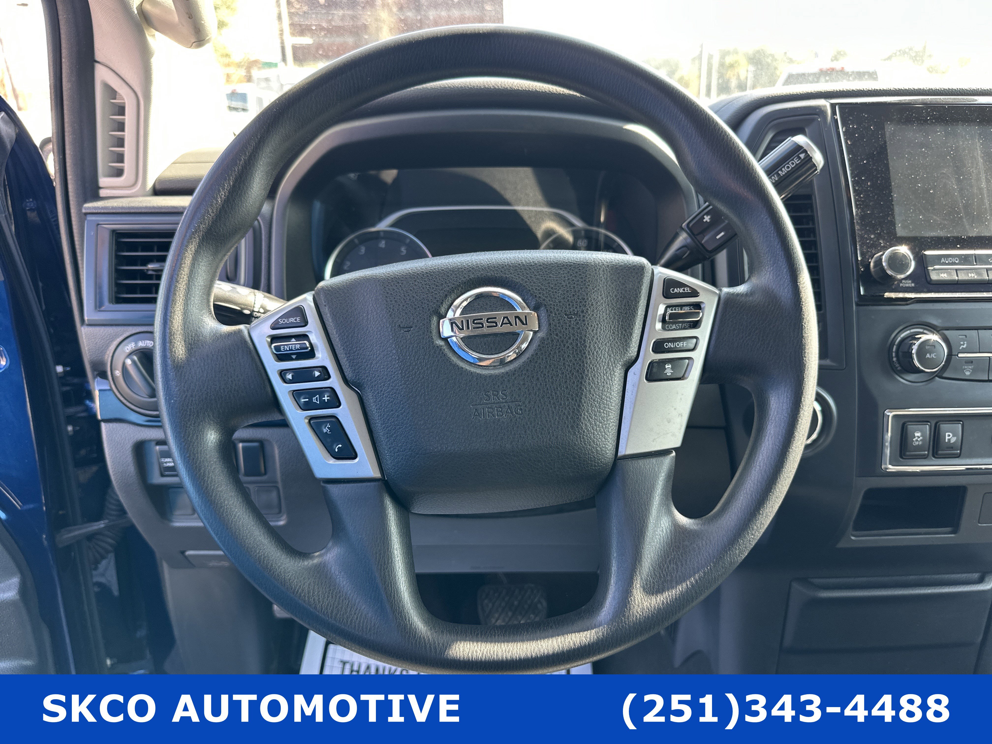 Used 2022 Nissan Titan SV image 18
