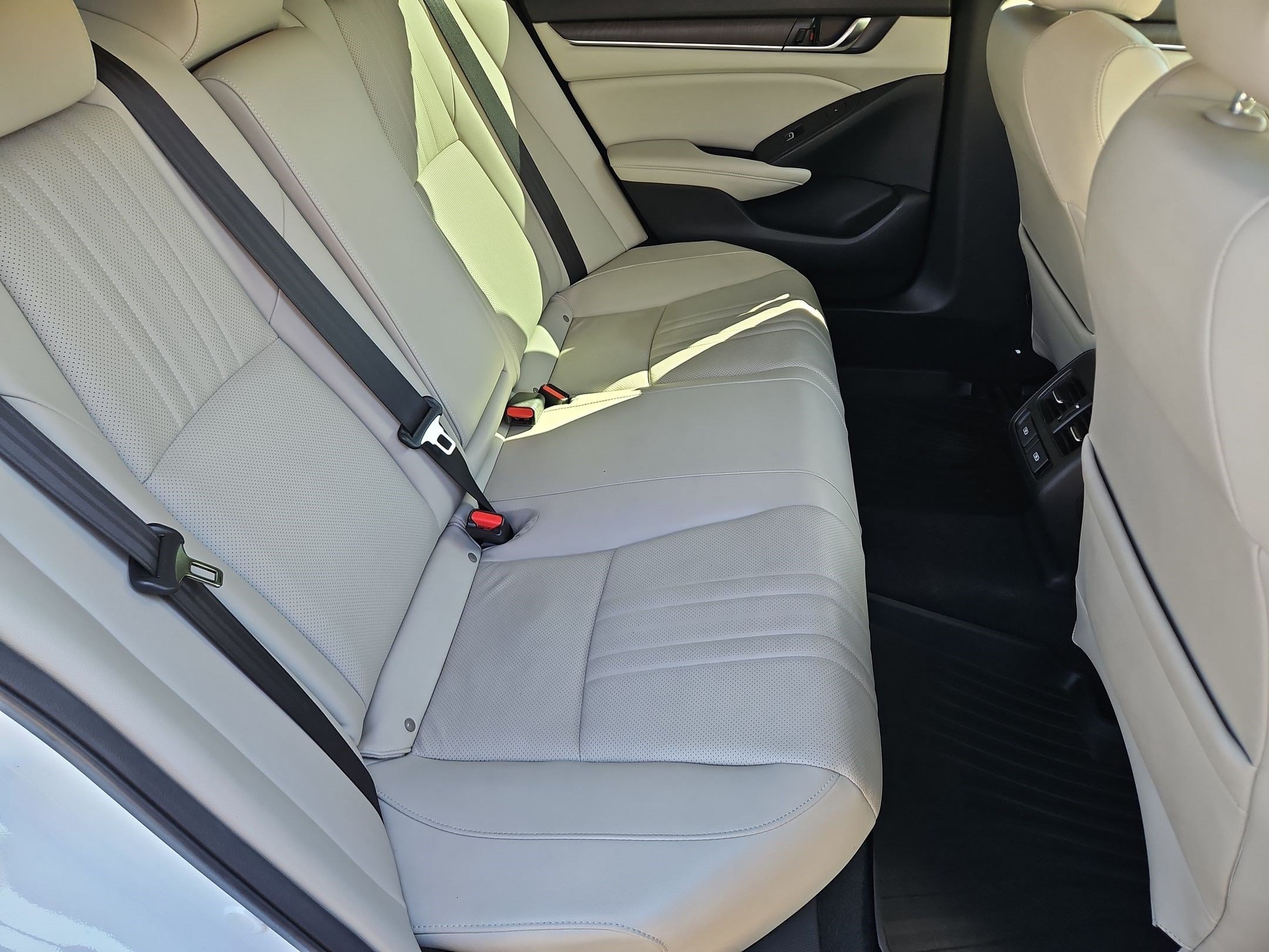 Used 2022 Honda Accord Touring image 28