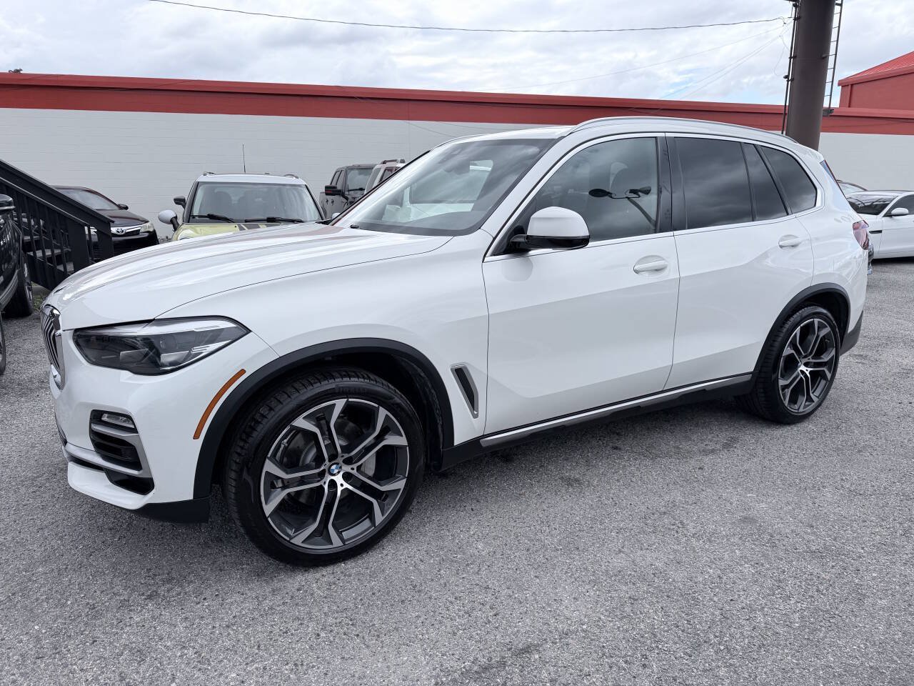 Used 2019 BMW X5 xDrive40i w/ Convenience Package AWD/4WD image 2