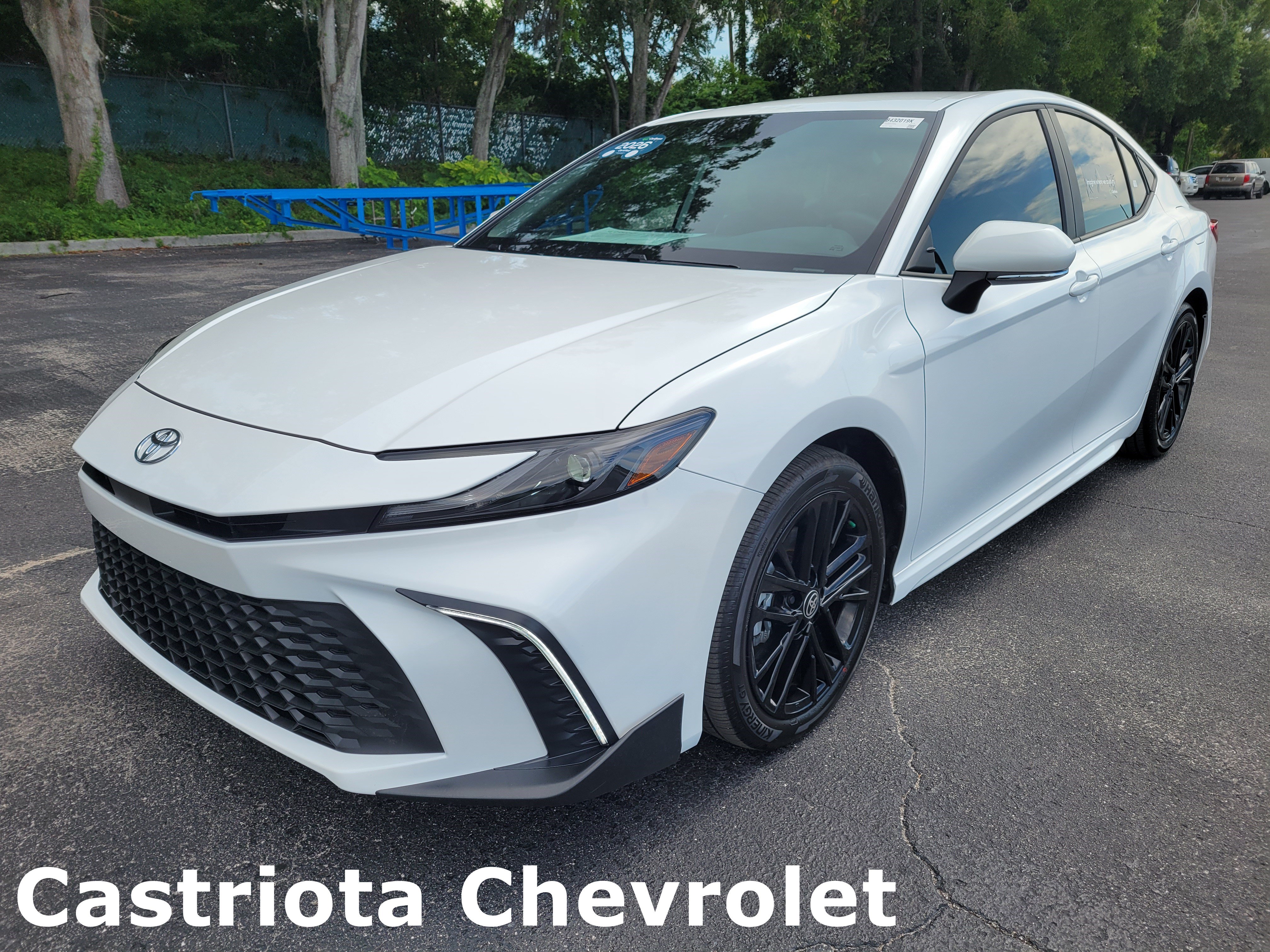 Used 2026 Toyota Camry SE FWD image 1