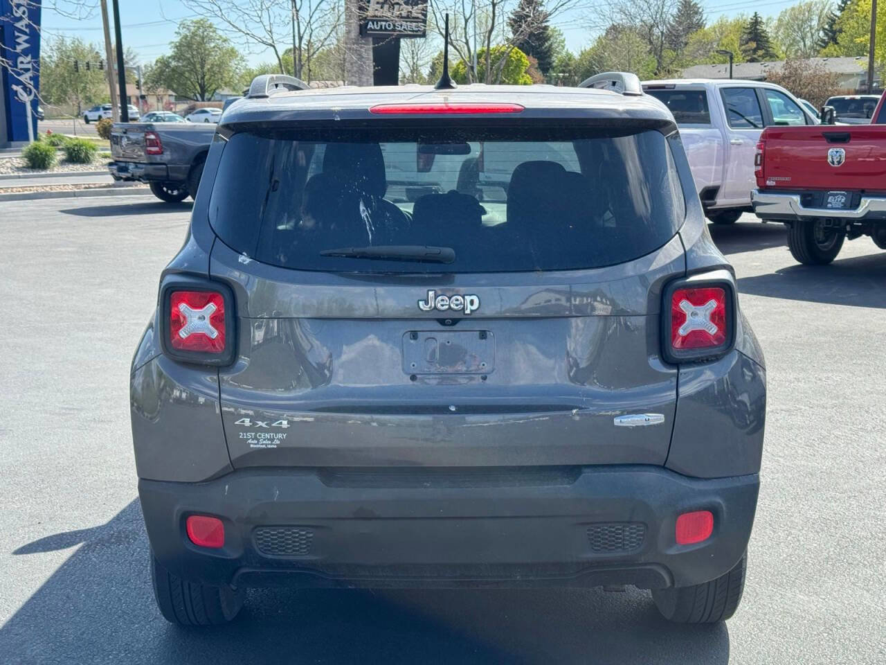 Used 2017 Jeep Renegade Latitude AWD/4WD image 5