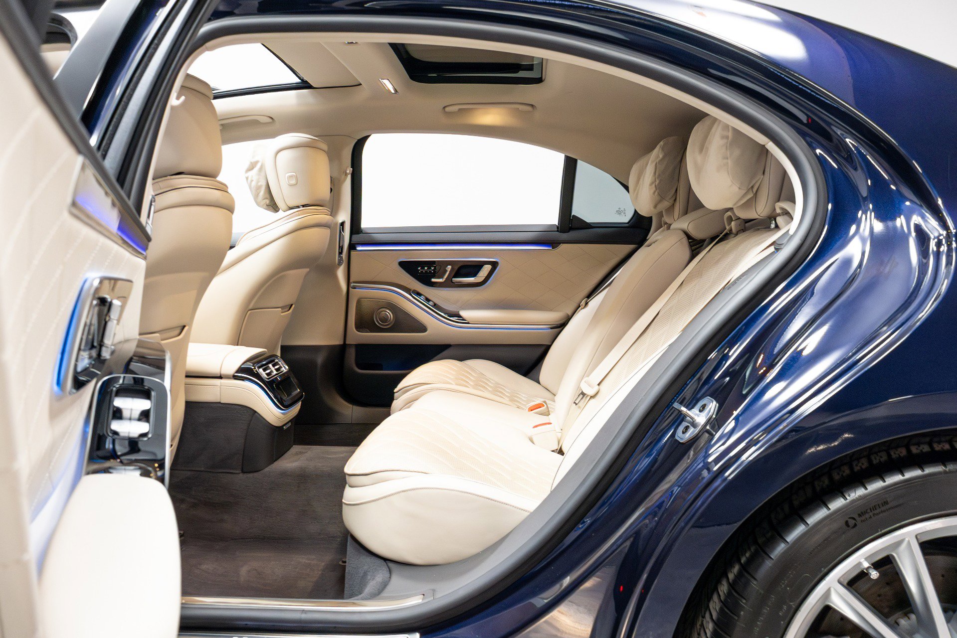 Used 2023 Mercedes-Benz S 580 4MATIC Sedan image 42