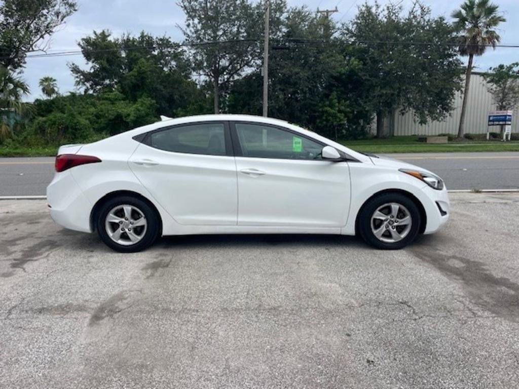 Used 2014 Hyundai Elantra SE image 4