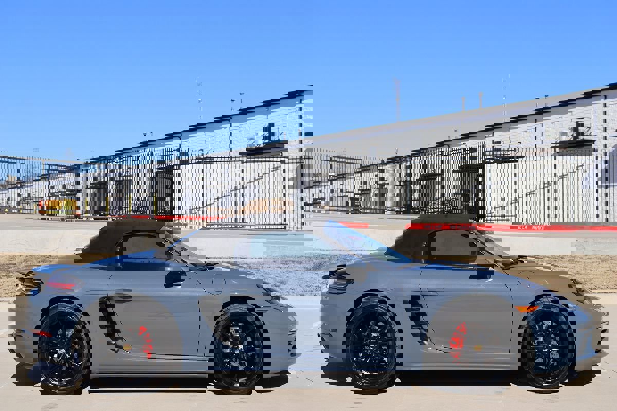 Used 2017 Porsche 718 Boxster S image 6