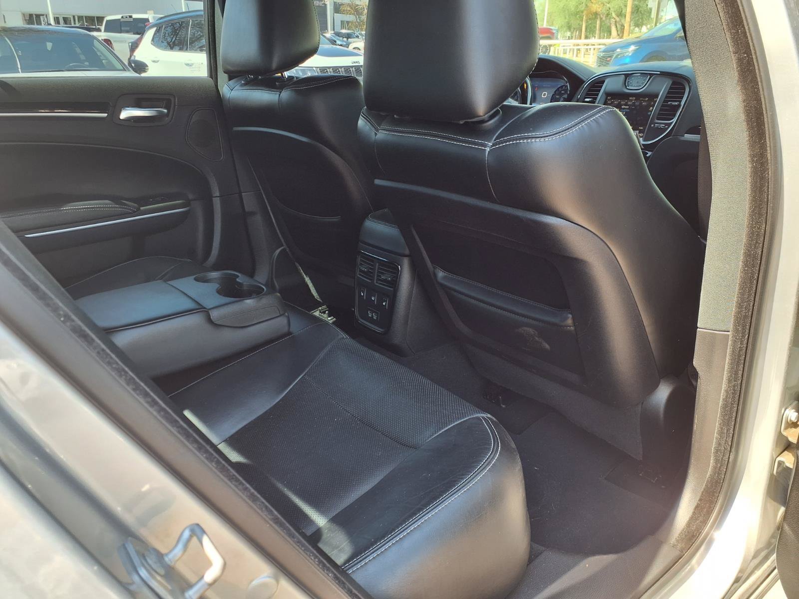 Used 2023 Chrysler 300 S w/ Comfort Group RWD image 13