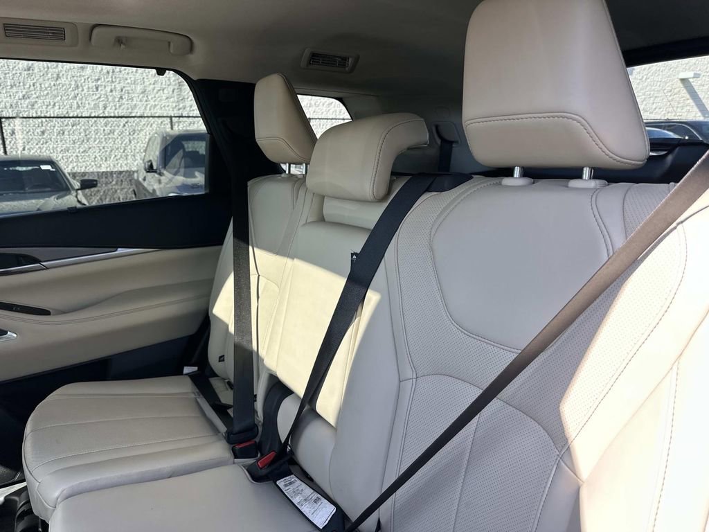 Certified 2023 INFINITI QX60 Luxe w/ Performance Audio Package image 31