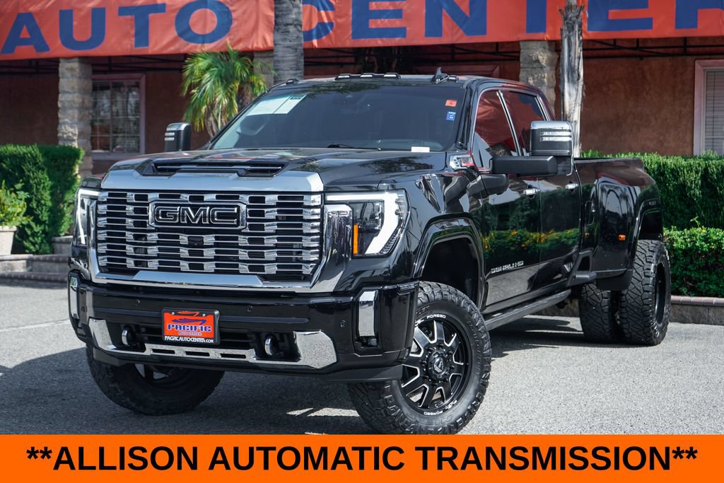 Used 2024 GMC Sierra 3500 Denali w/ Denali Reserve Package AWD/4WD image 4