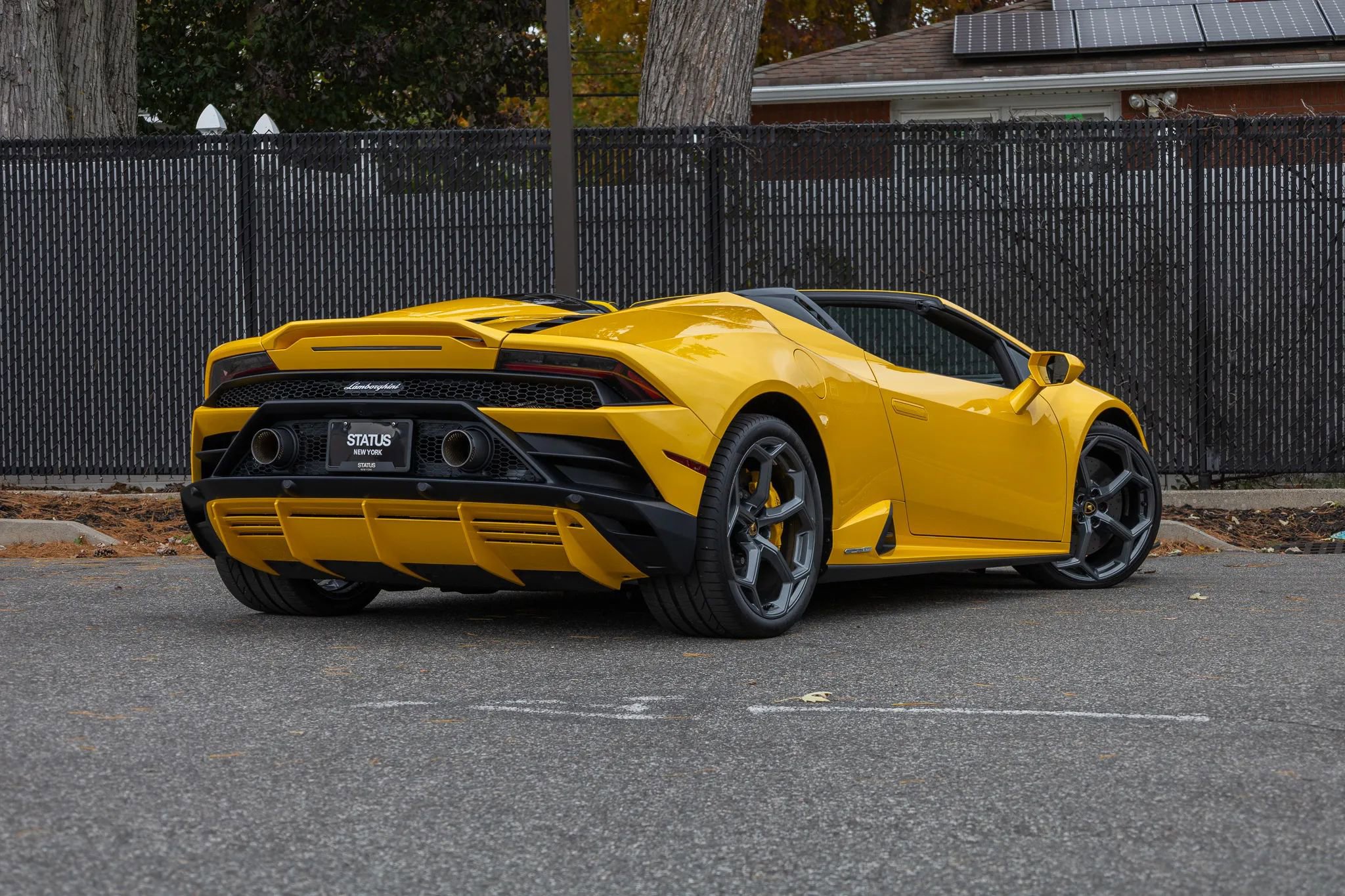 Used 2024 Lamborghini Huracan EVO image 32