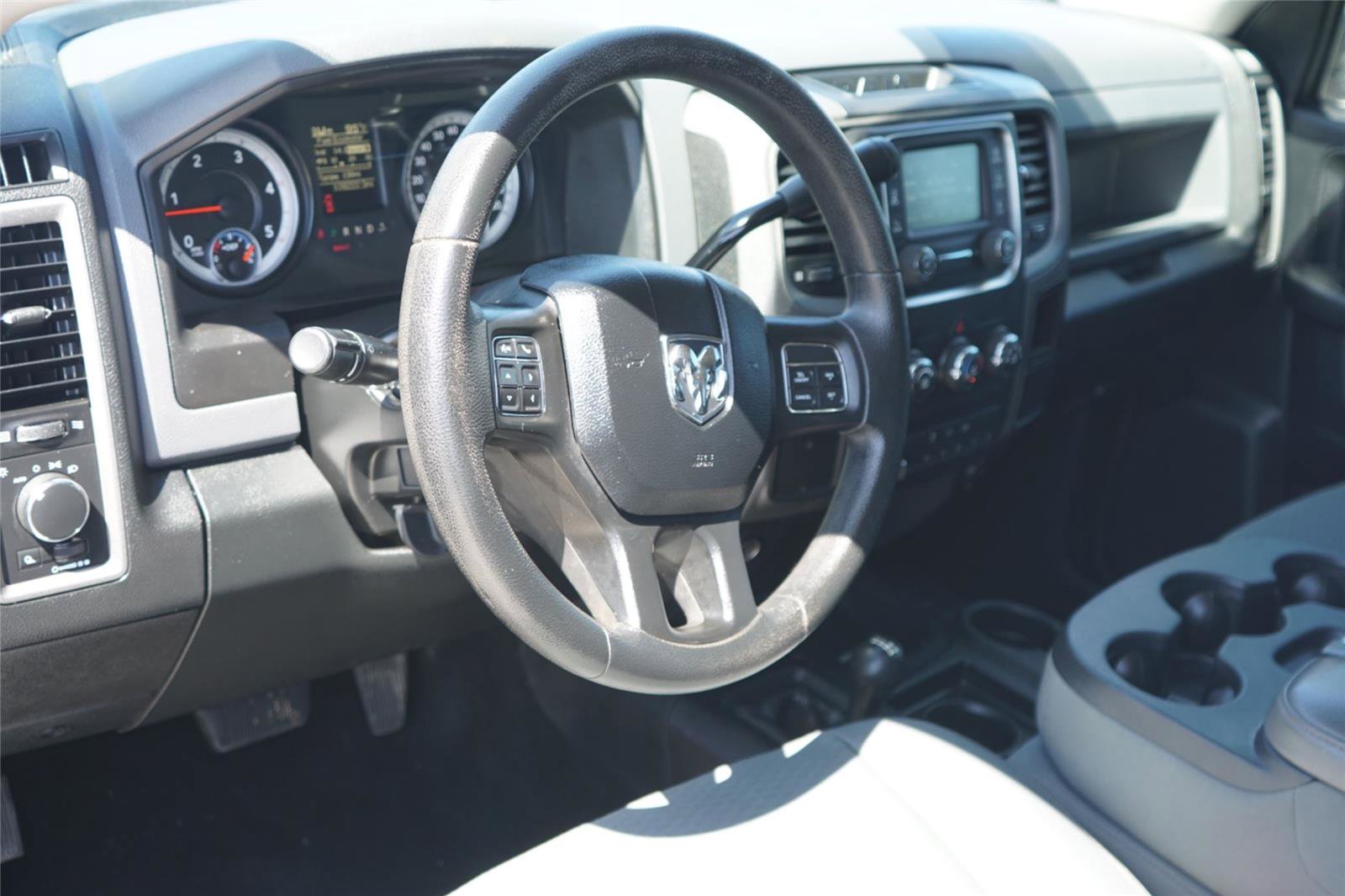 Used 2015 RAM 3500 Tradesman w/ Chrome Appearance Group AWD/4WD image 9