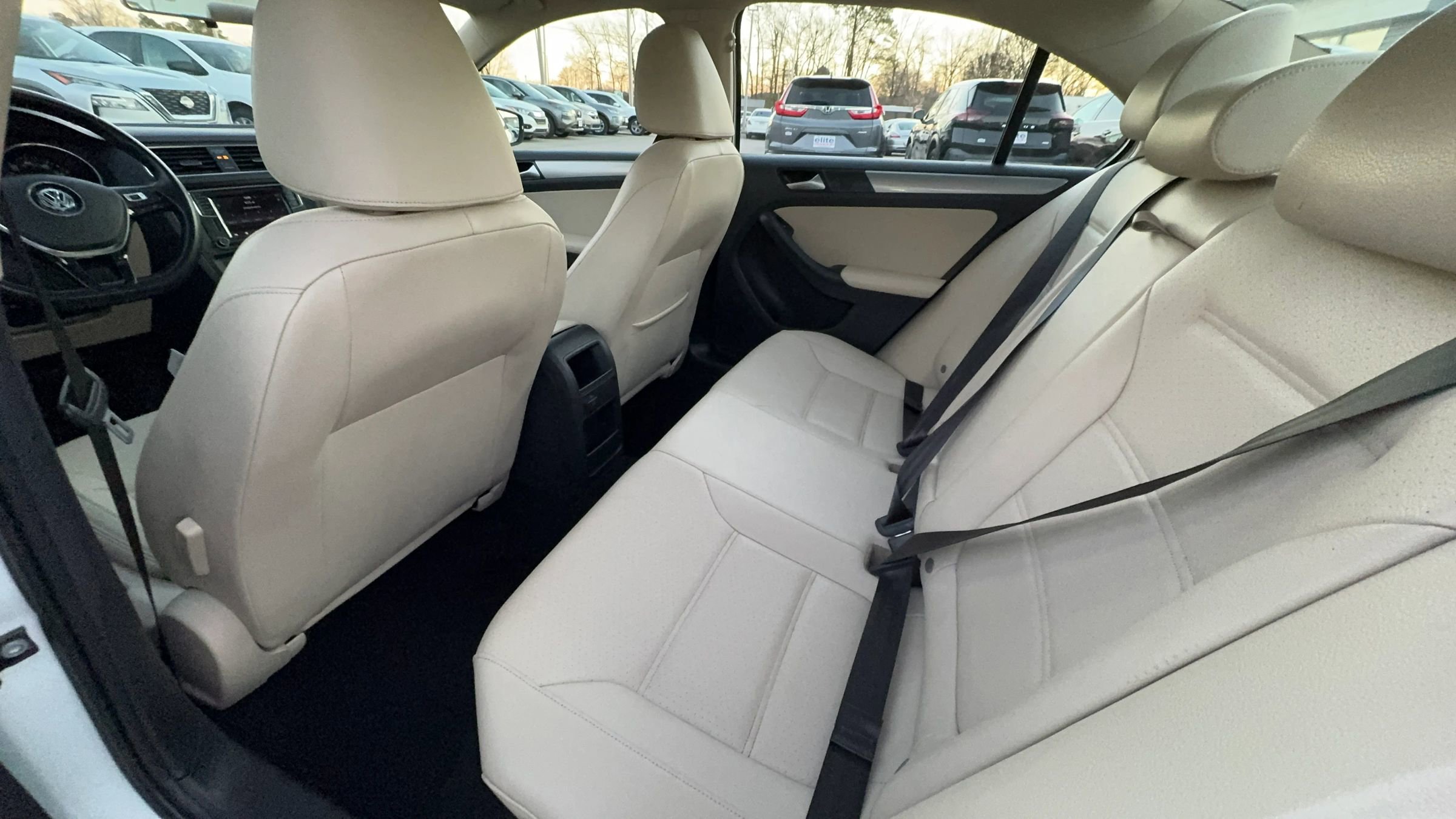 Used 2017 Volkswagen Jetta SE image 16