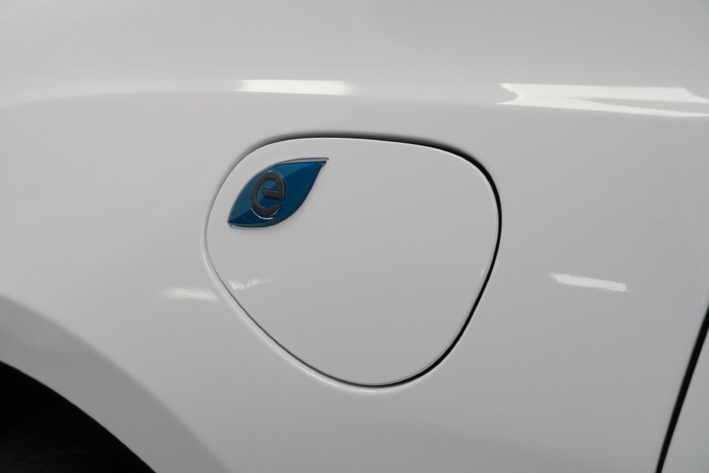 Used 2024 Chrysler Pacifica Limited FWD image 28