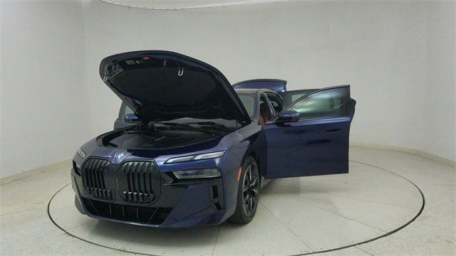 Used 2023 BMW i7 xDrive60 image 73