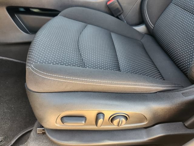Used 2022 GMC Terrain SLE w/ Driver Convenience Package FWD image 25