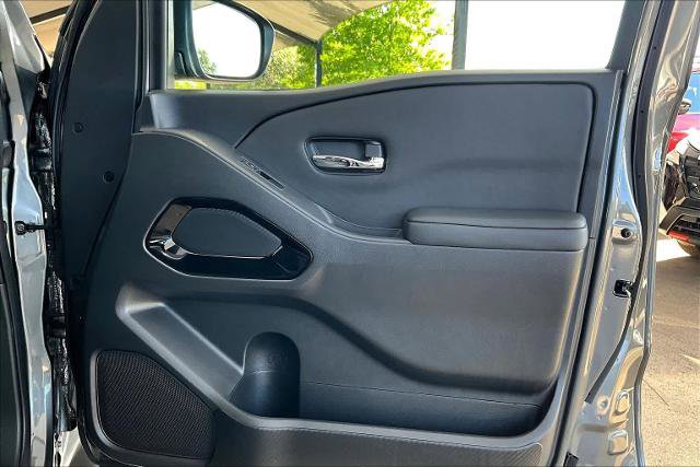 Certified 2023 Nissan Frontier SV w/ Midnight Edition Package RWD image 22