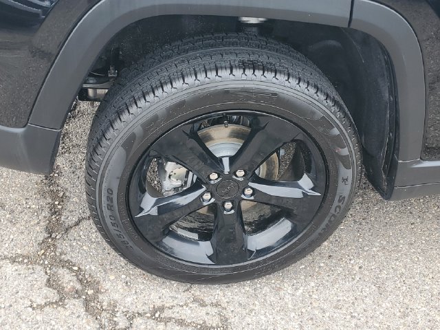 New 2026 Jeep Grand Cherokee Limited w/ Limited Altitude Package AWD/4WD image 5