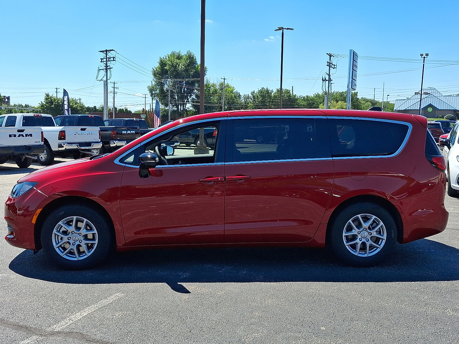 New 2026 Chrysler Voyager LX image 5