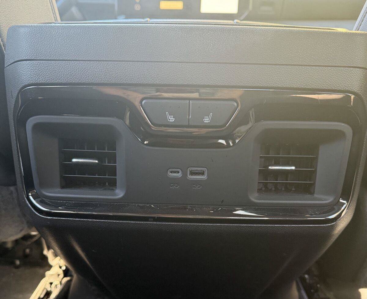Used 2024 GMC Sierra 1500 AT4 w/ Technology Package AWD/4WD image 25