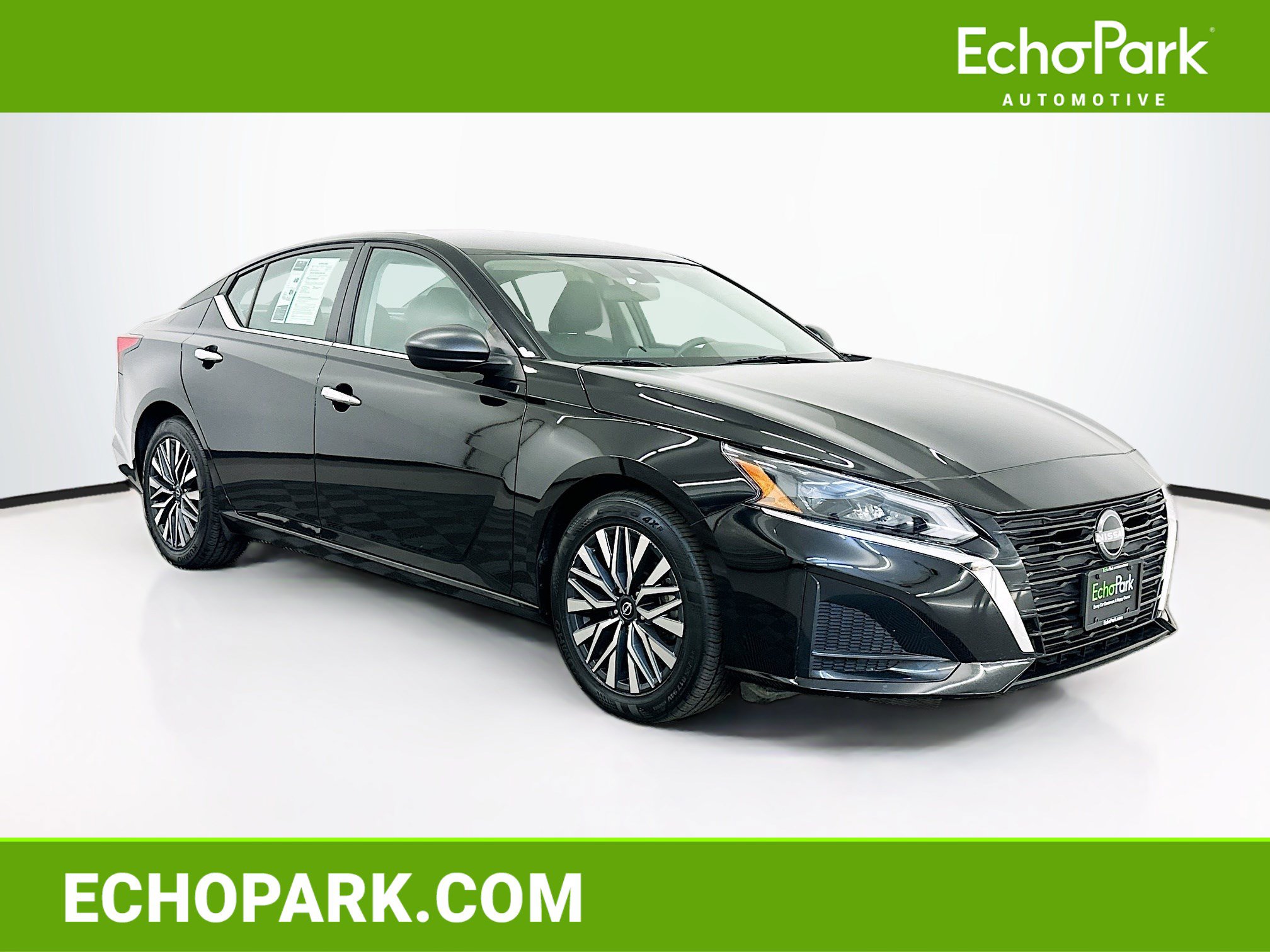 Used 2025 Nissan Altima 2.5 SV FWD image 1