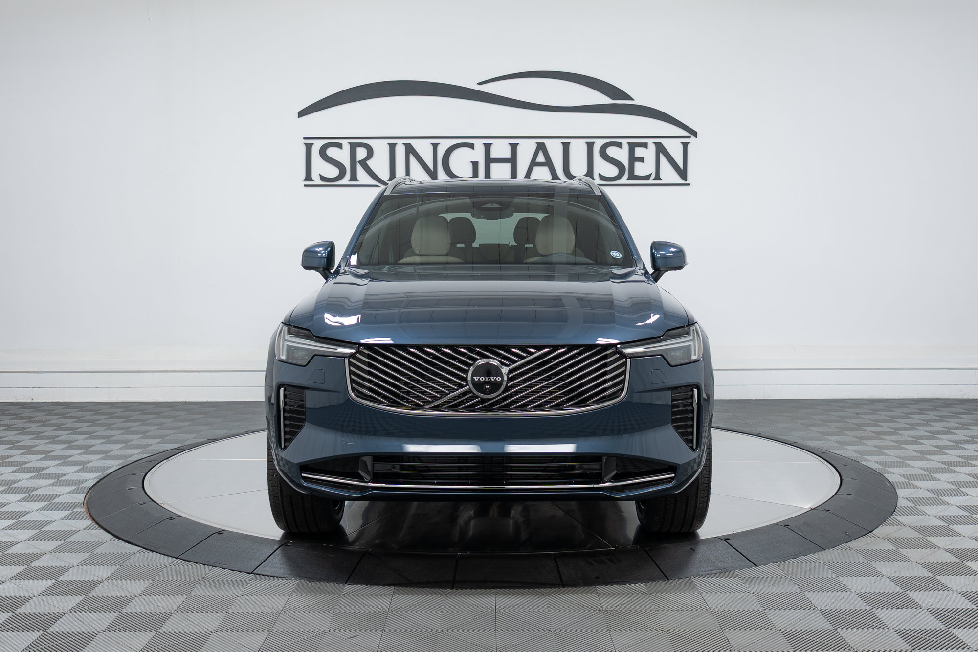 New 2026 Volvo XC90 B5 Plus w/ Protection Package AWD/4WD image 2