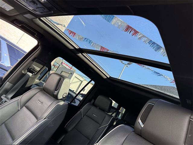 Used 2024 Cadillac Escalade ESV Sport image 15