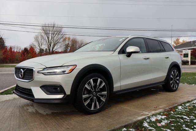 Used 2021 Volvo V60 T5 Cross Country w/ Climate Package image 6