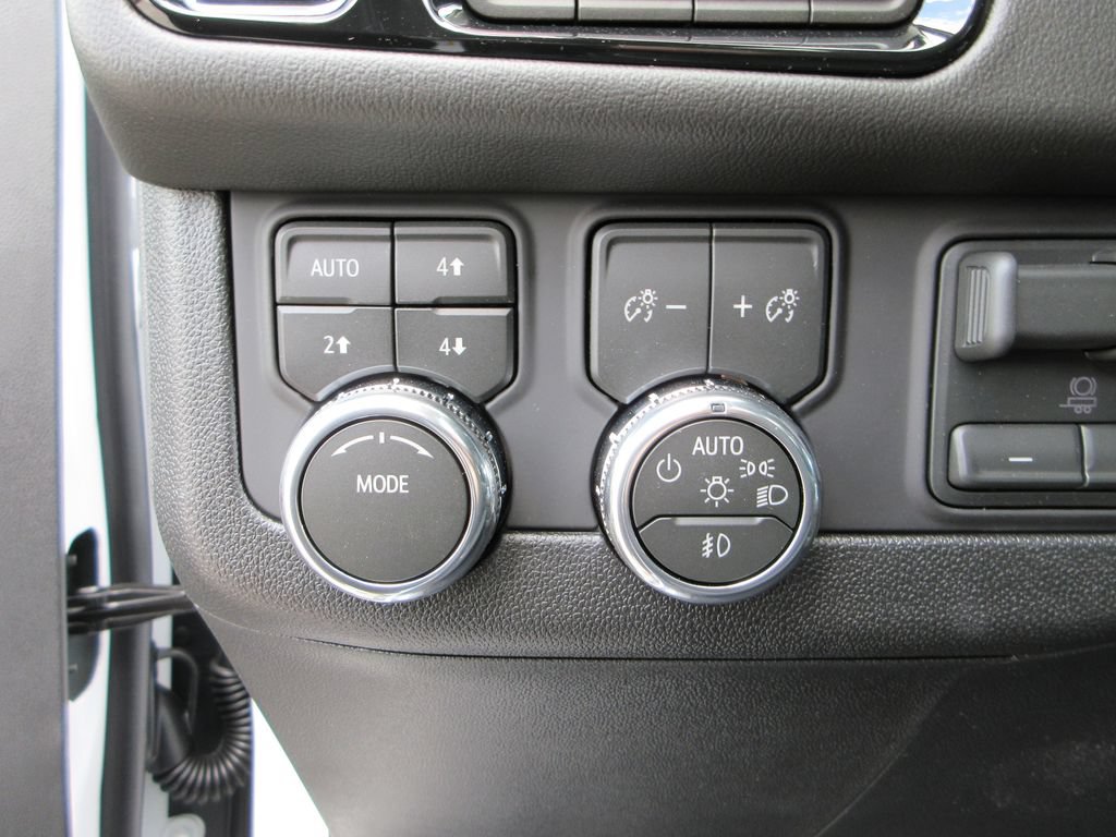 New 2026 GMC Yukon XL Elevation w/ Elevation Premium Package AWD/4WD image 17