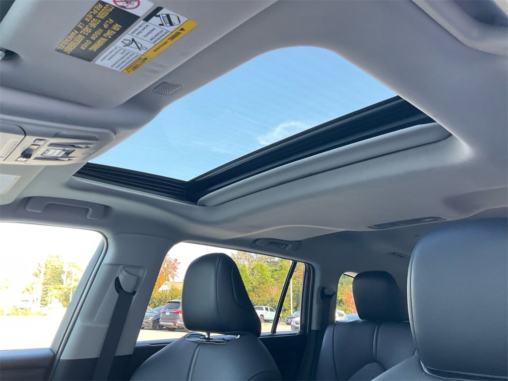 Used 2021 Toyota Highlander XLE image 23