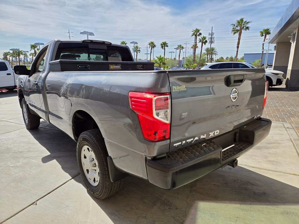 Used 2017 Nissan Titan S AWD/4WD image 3