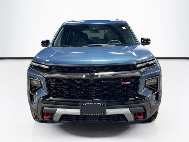 Used 2024 Chevrolet Traverse Z71 image 2