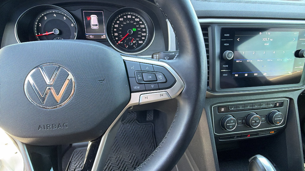 Used 2020 Volkswagen Atlas Cross Sport SE w/ Panoramic Sunroof Package FWD image 29