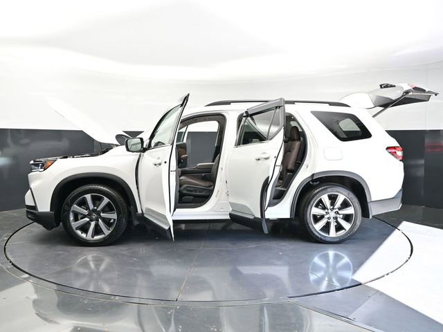 Used 2025 Honda Pilot Elite image 40