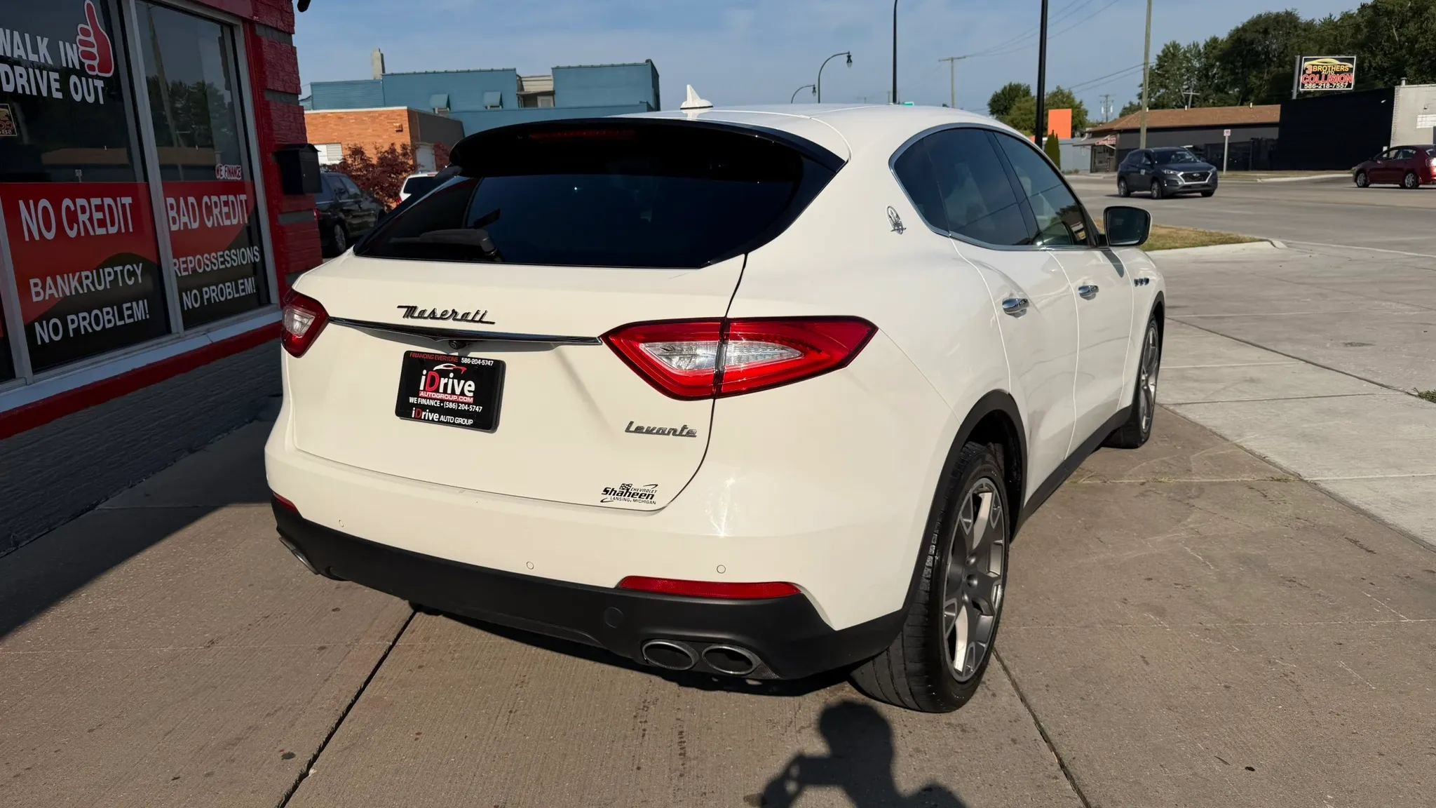 Used 2017 Maserati Levante AWD/4WD image 9