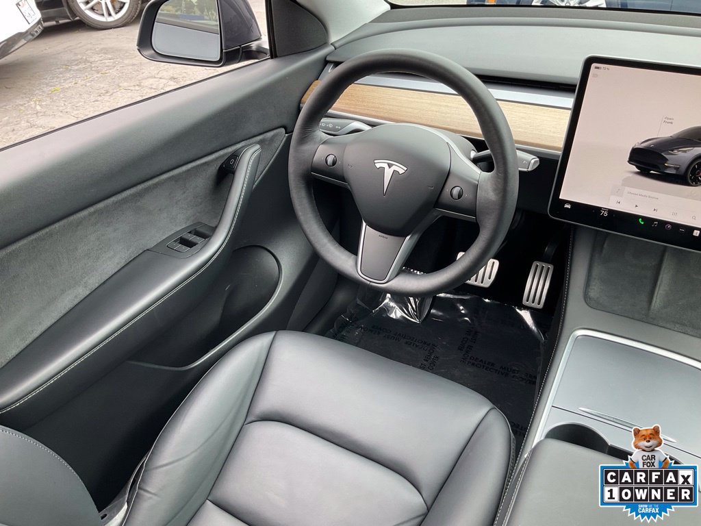 Used 2022 Tesla Model Y Performance AWD/4WD image 36
