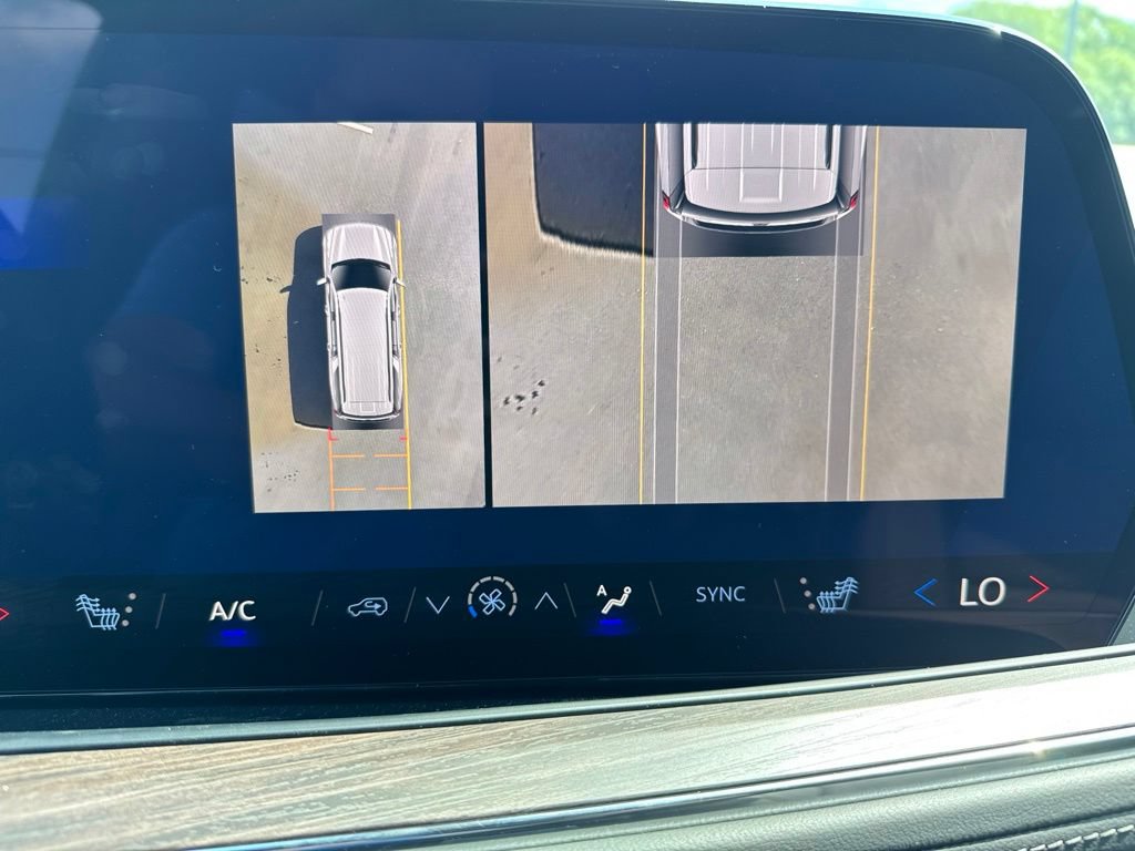 New 2026 Chevrolet Suburban LT AWD/4WD image 40