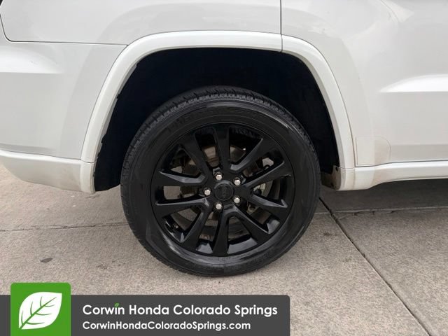 Used 2020 Jeep Grand Cherokee Altitude AWD/4WD image 13