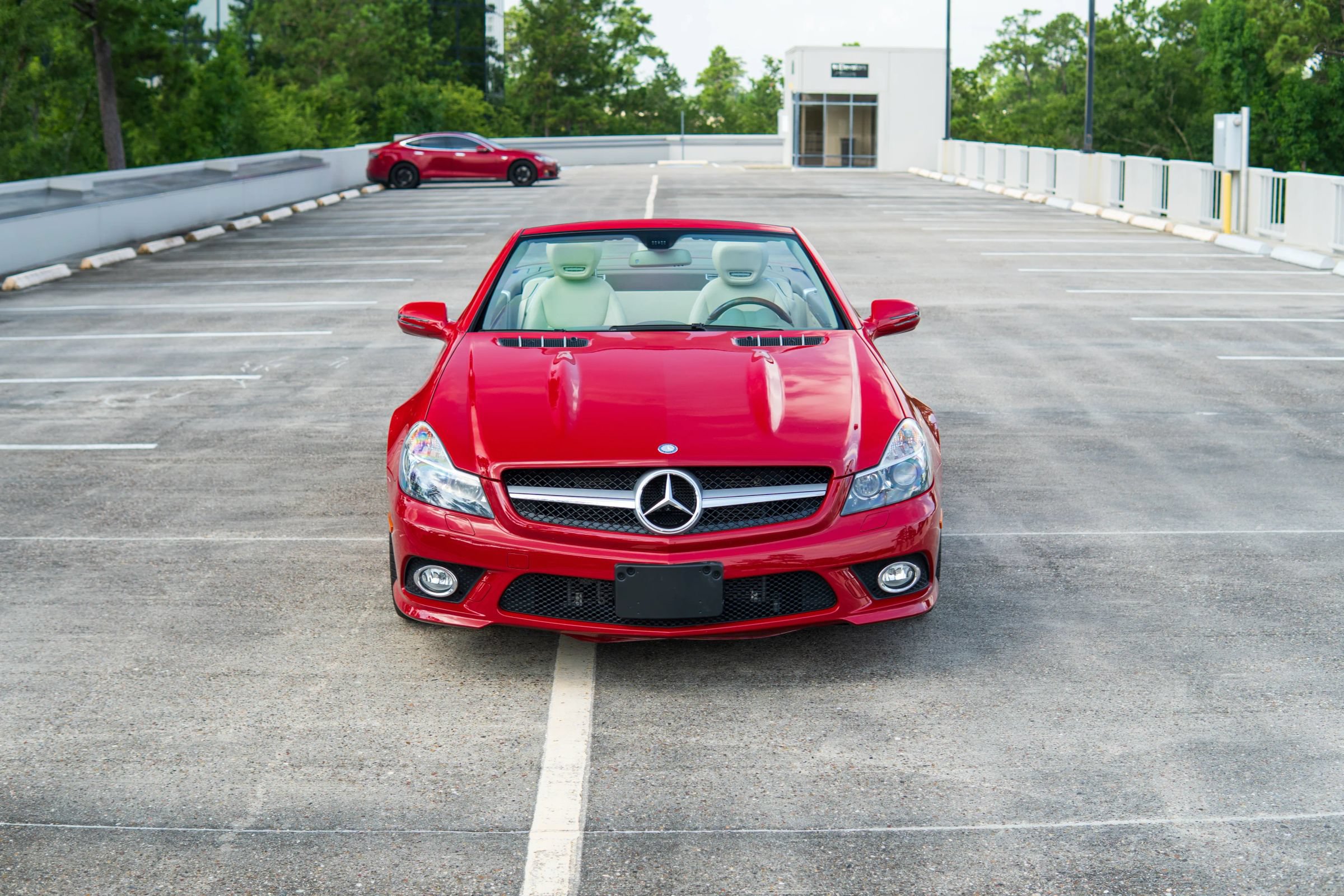 Used 2011 Mercedes-Benz SL 550 image 2