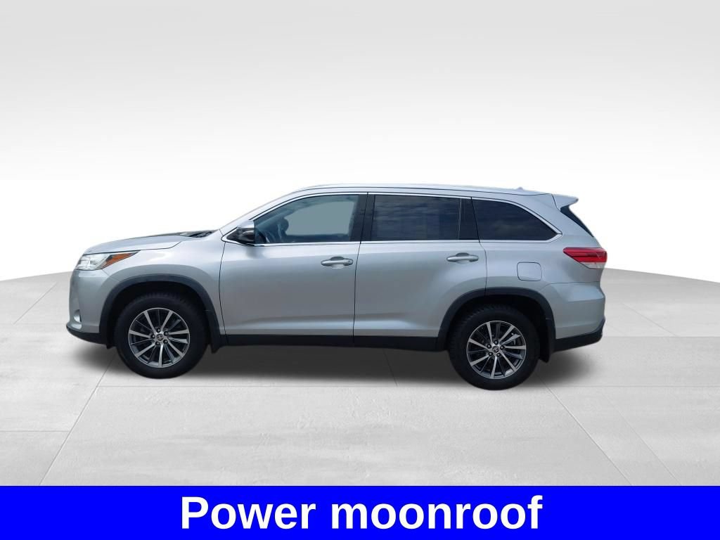 Used 2019 Toyota Highlander XLE AWD/4WD image 21
